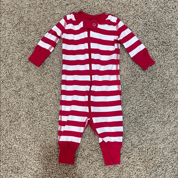 Hanna Andersson Red and White Striped and Holiday Print Footies pajamas - Picture 5 of 10